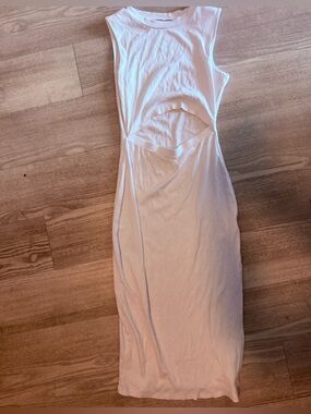 Simple White V-Neck Maxi Dress